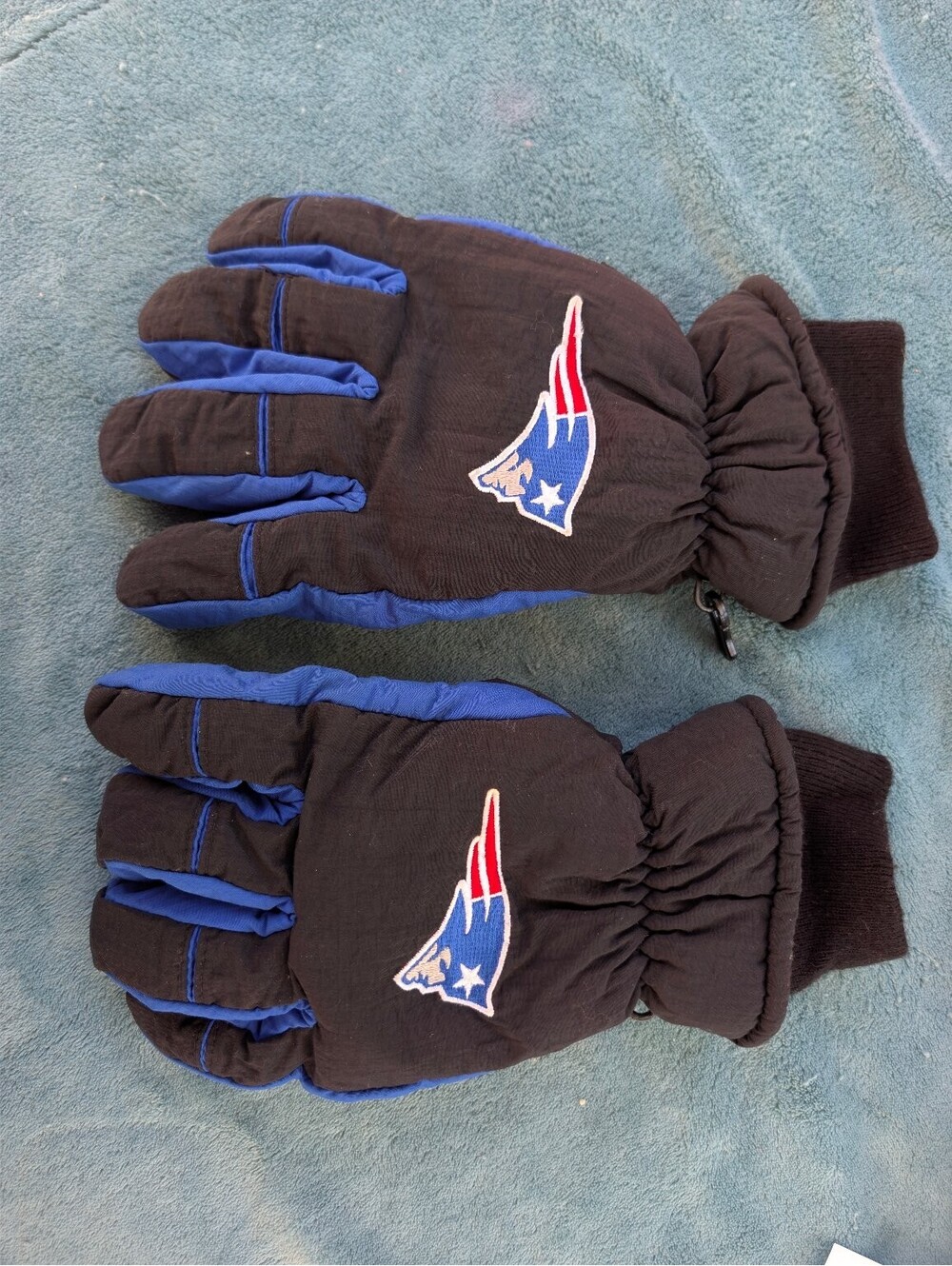 New England Patriots NFL Thinsulate Winter Gloves Black Blue Adult Fan Apparel